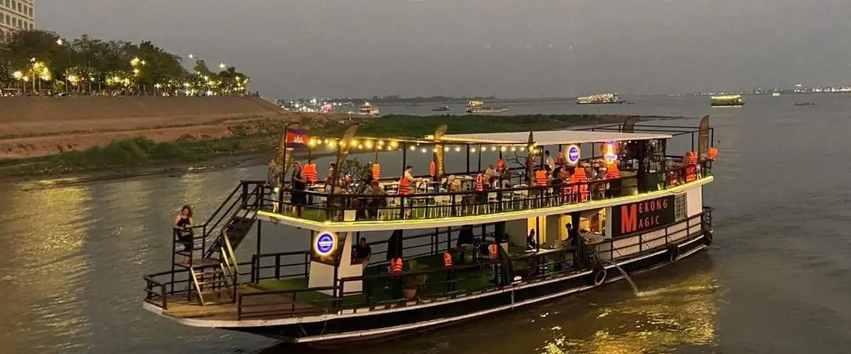 Welcome dinner on the Mekong