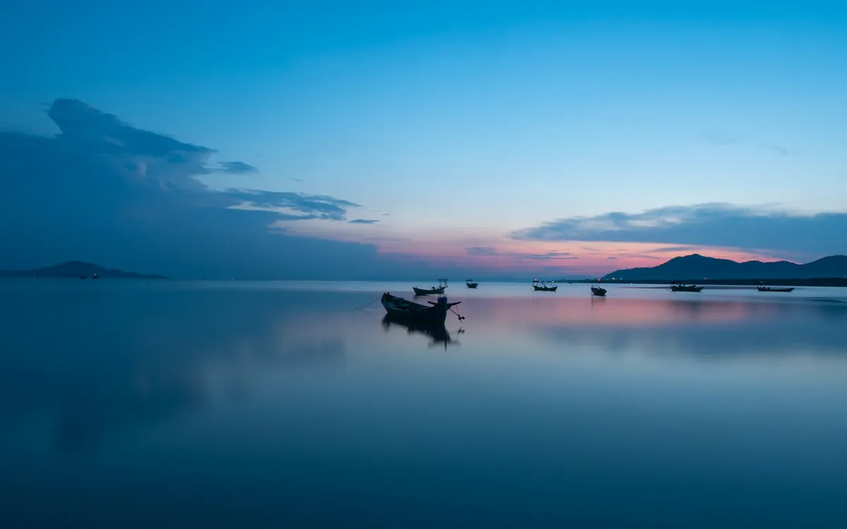 The coast at Kep