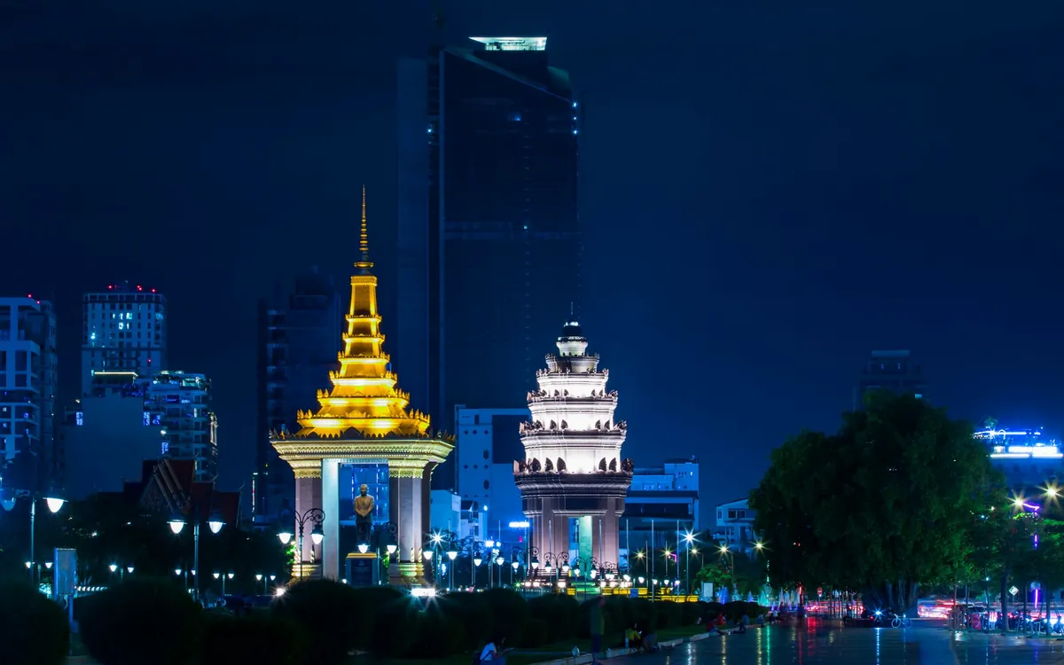 Phnom Penh at night